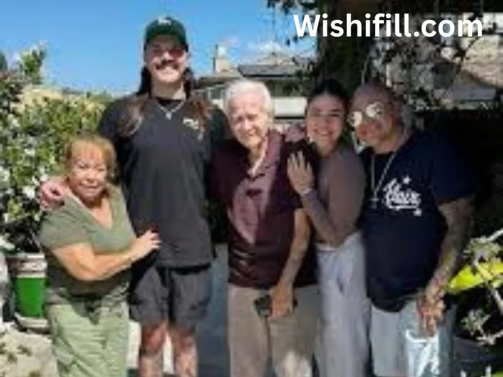 Family Dominik Mysterio Wife